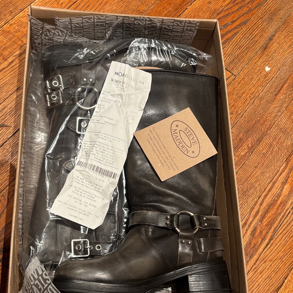 Steve Madden Black Leather Boots for Women